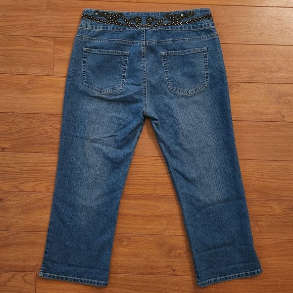 Cosmopolitan Jeanswear Cropped Jeans - Picture 9 of 9